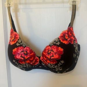 Victoria Secret Bras  (2) 34DD